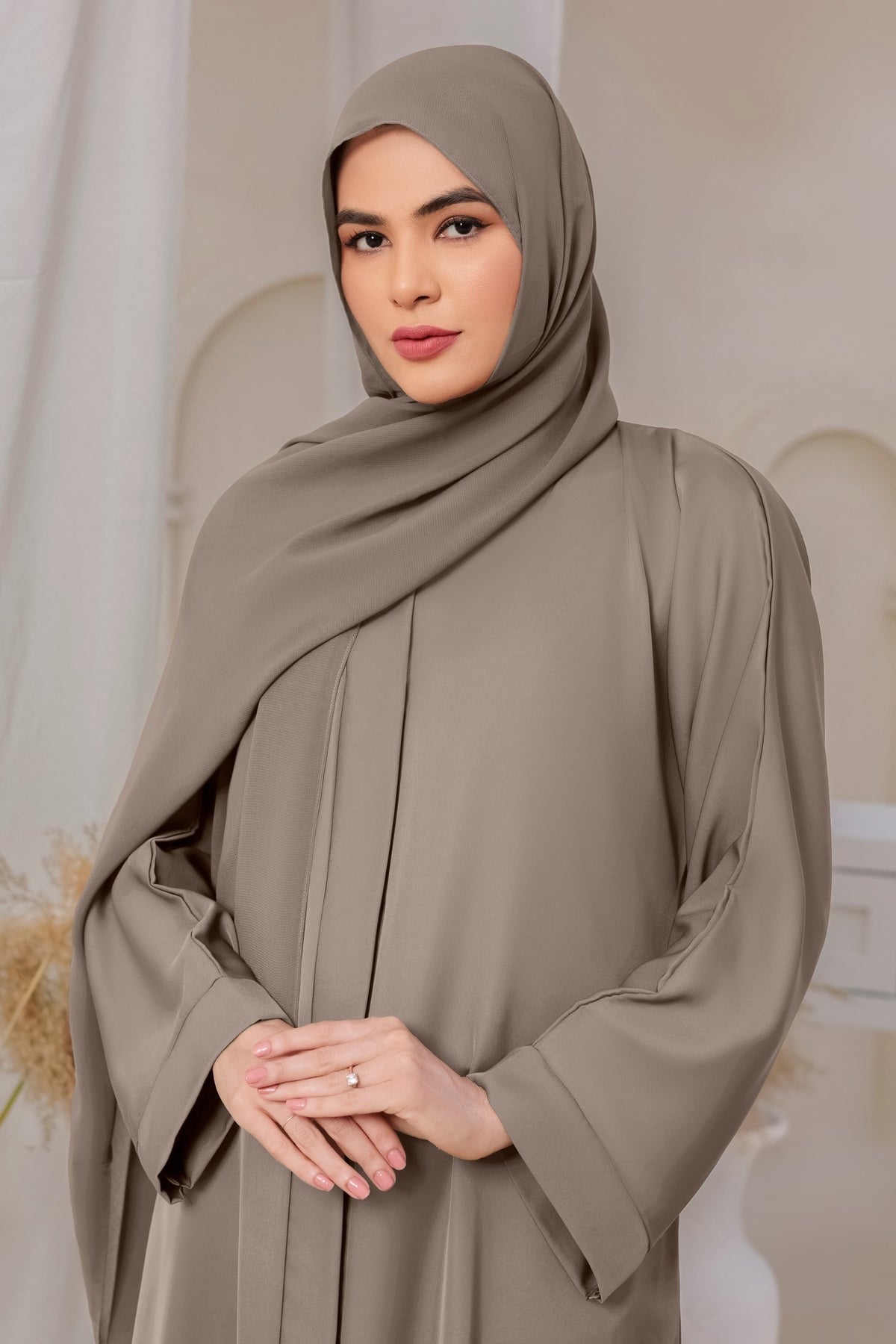 Chloe Abaya