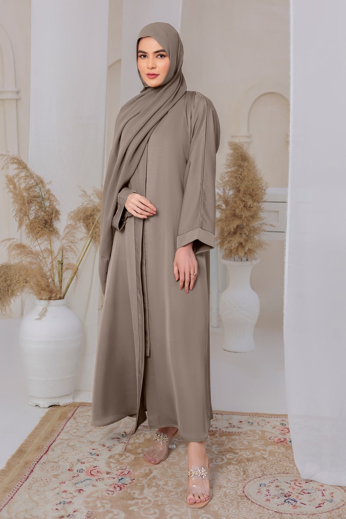 Chloe Abaya