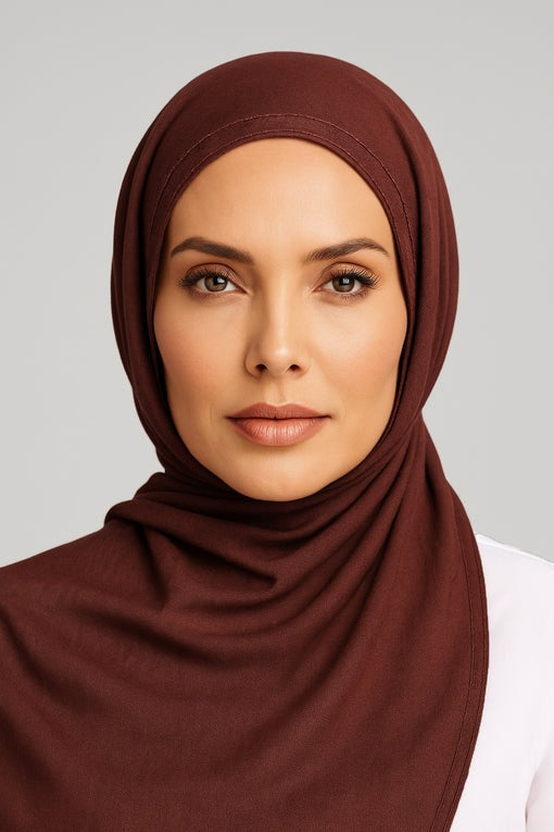 Modal Hijab in Dark Maroon