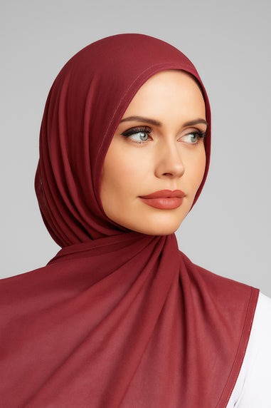 Modal Hijab in Maroon